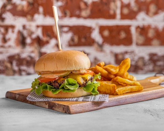 Cheese Burger & Chips